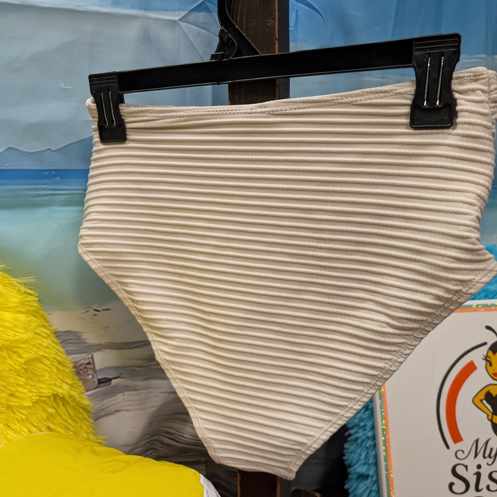 Source Unknown Cream Ribbed Bikini - Picture 5 of 7